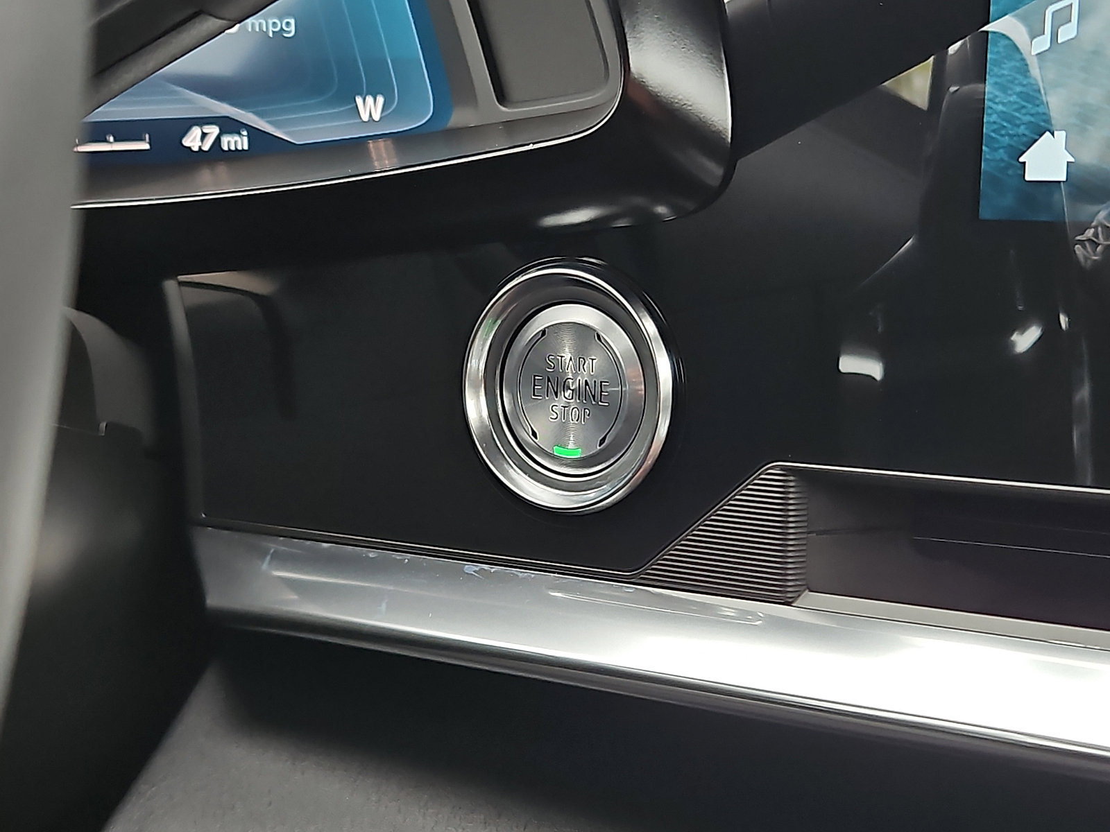 Used 2024 Chevrolet Corvette Stingray Preferred Cpe w/ Z51 Performance Package image 23