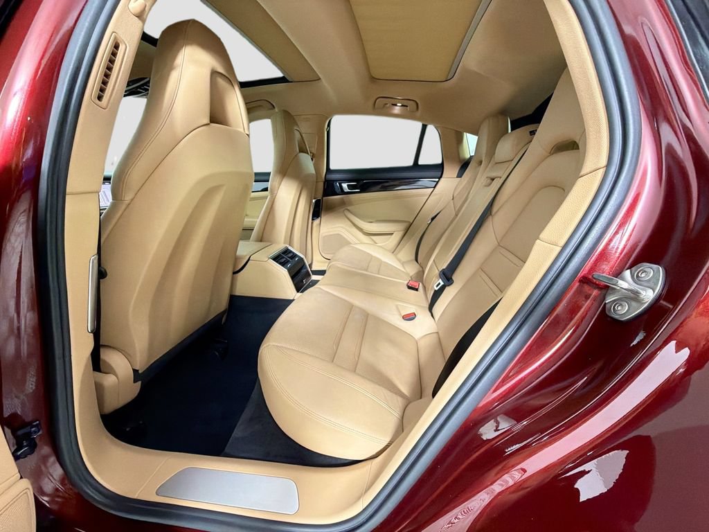 Used 2021 Porsche Panamera RWD image 25