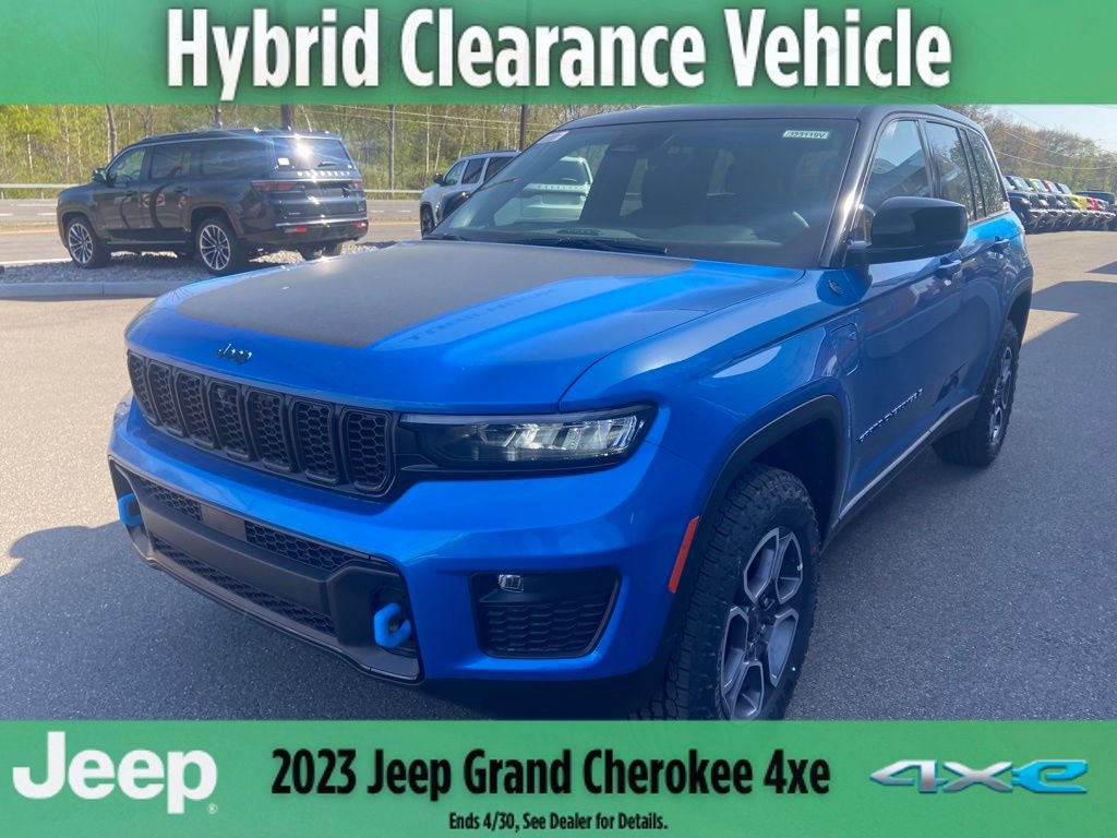 New 2023 Jeep Grand Cherokee Trailhawk w/ Luxury Tech Group III image 3