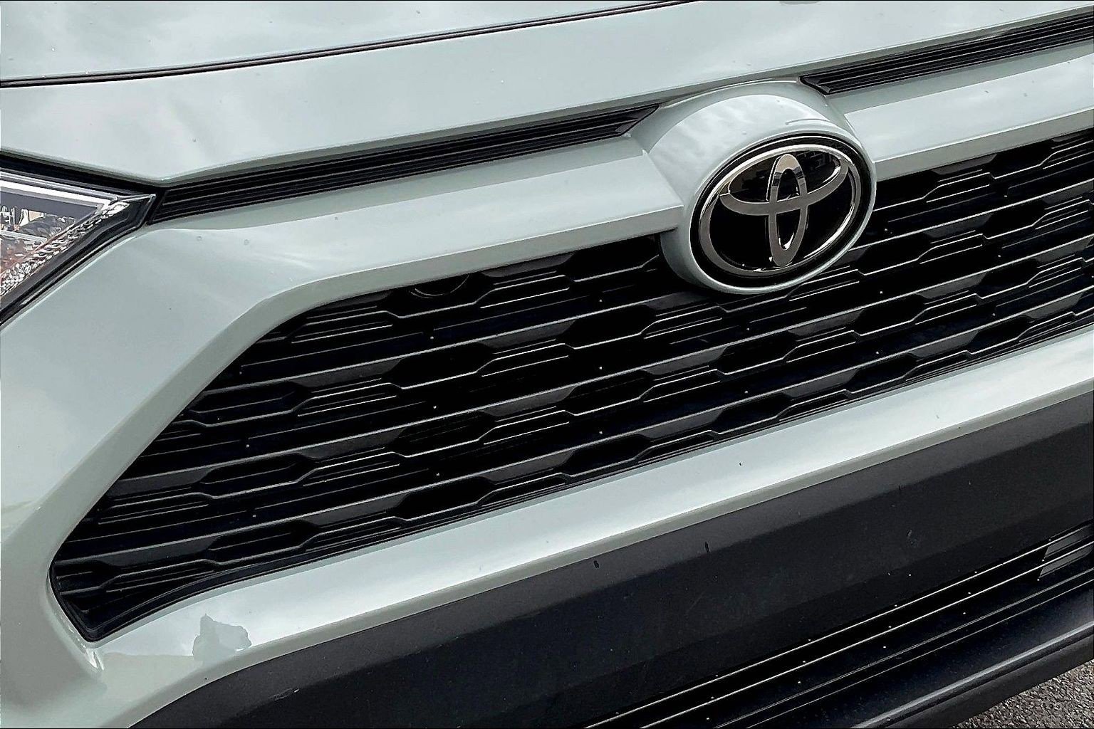 Used 2019 Toyota RAV4 XLE AWD/4WD image 33