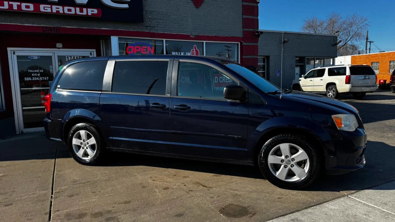 Used 2013 Dodge Grand Caravan SE image 2
