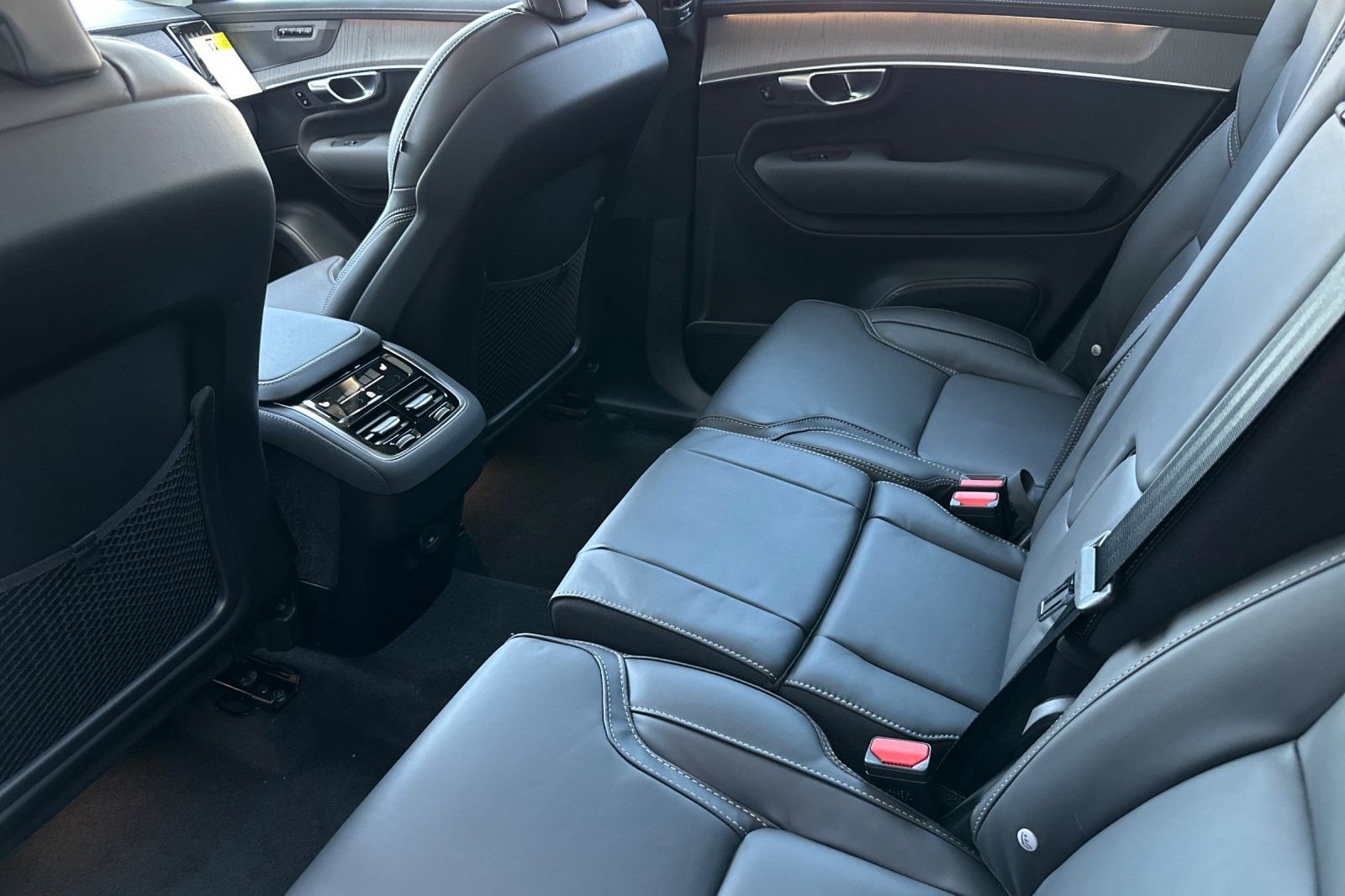 New 2025 Volvo XC90 B6 Ultra w/ Lounge Package AWD/4WD image 12
