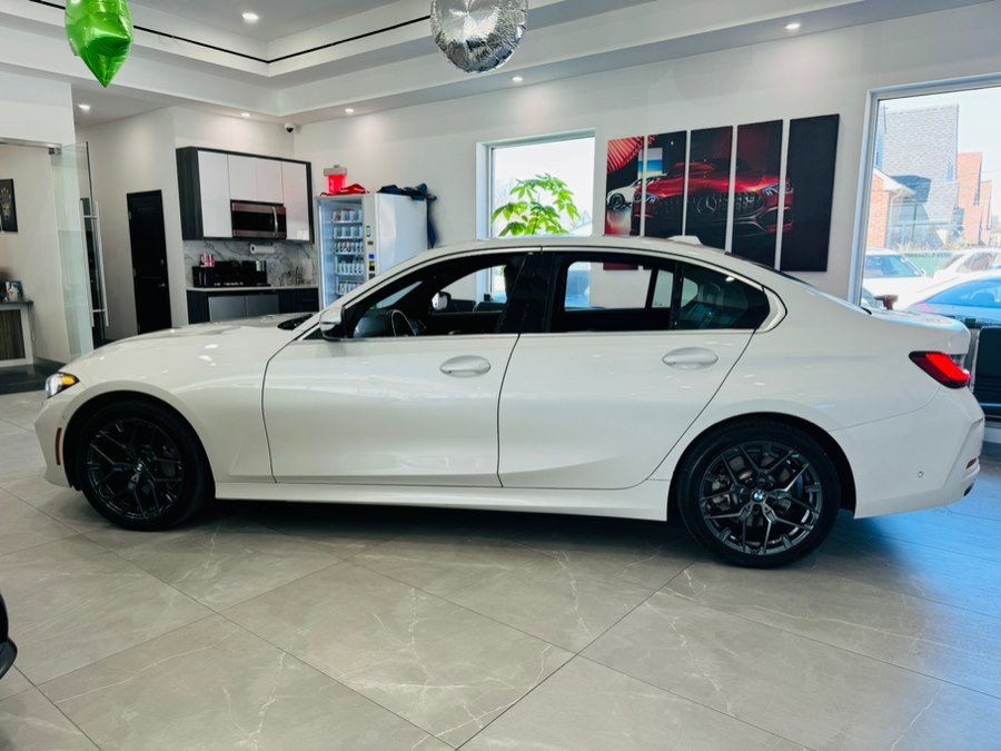 Used 2025 BMW 330i Sedan w/ Convenience Package image 4