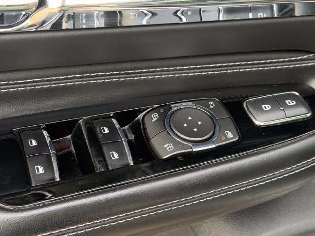 Used 2020 Lincoln Corsair Reserve w/ Equipment Group 201A AWD/4WD image 17