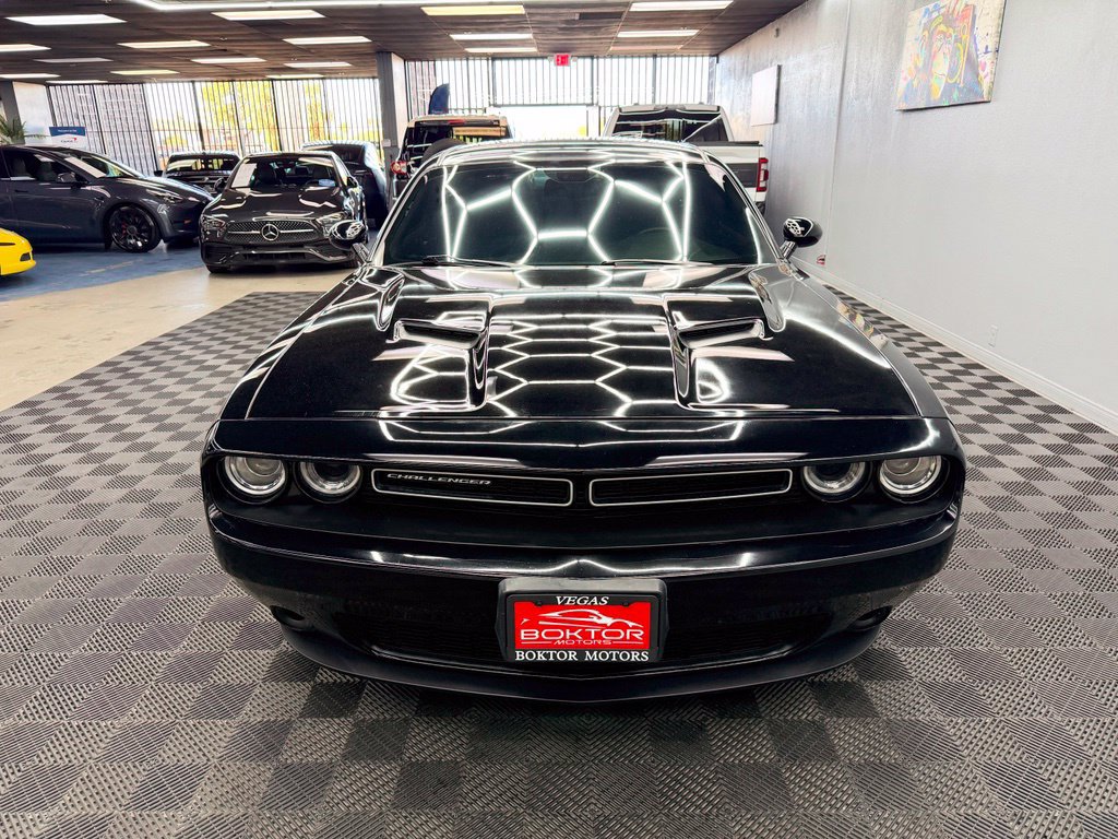 Used 2016 Dodge Challenger SXT RWD image 6