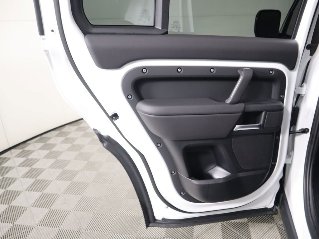 New 2025 Land Rover Defender 110 S AWD/4WD image 28