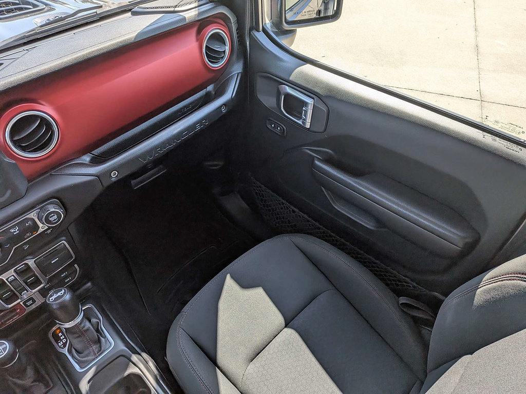 Certified 2018 Jeep Wrangler Unlimited Rubicon AWD/4WD image 17