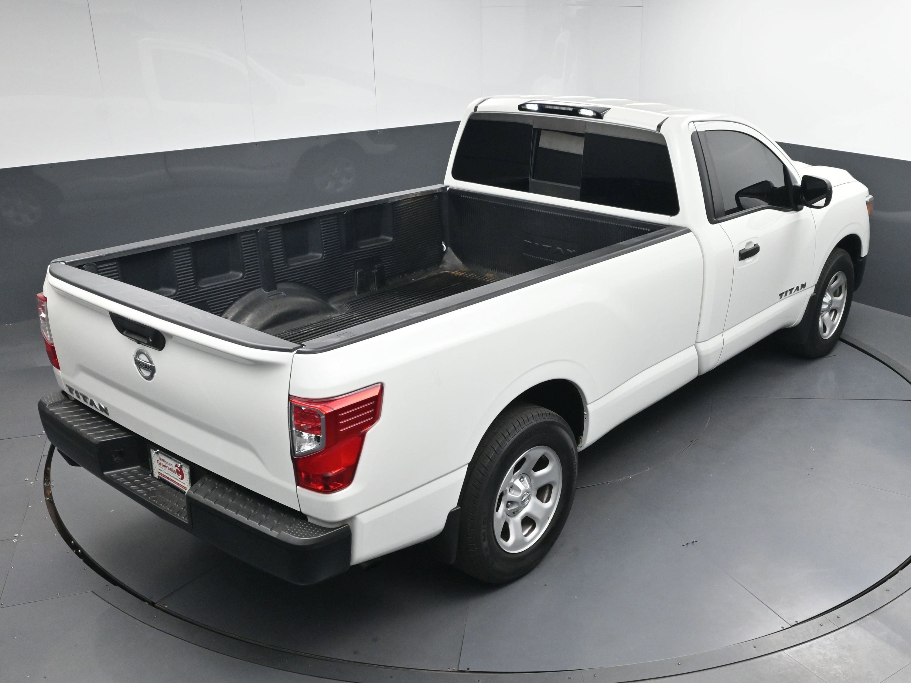 Used 2019 Nissan Titan S image 31
