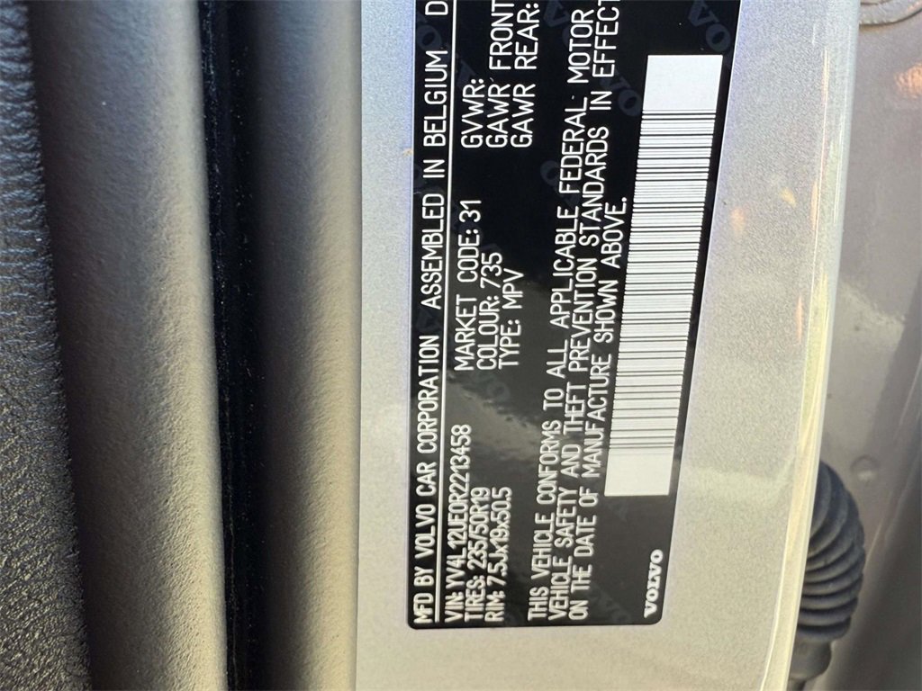 Used 2024 Volvo XC40 B5 Plus w/ Climate Package image 20