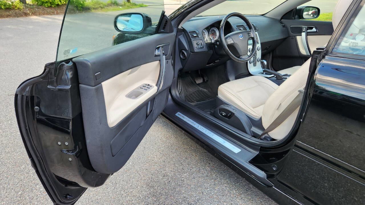 Used 2012 Volvo C70 T5 w/ Climate Pkg image 24