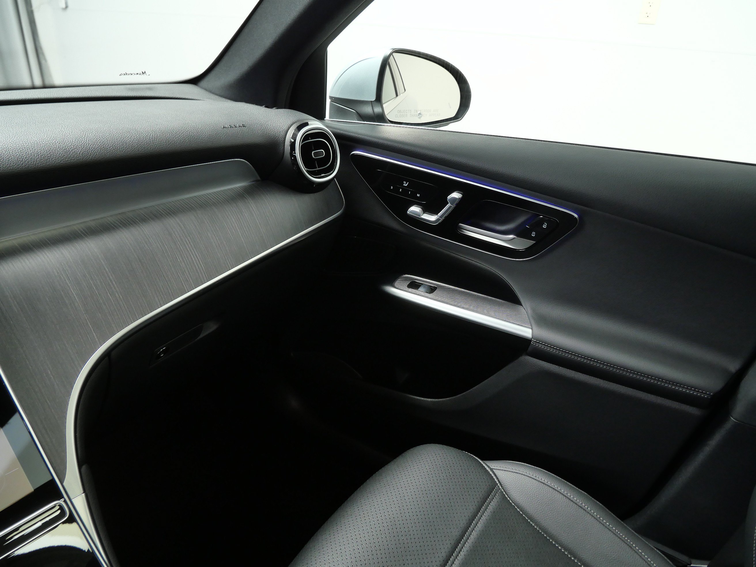 Certified 2026 Mercedes-Benz GLC 300 4MATIC image 19