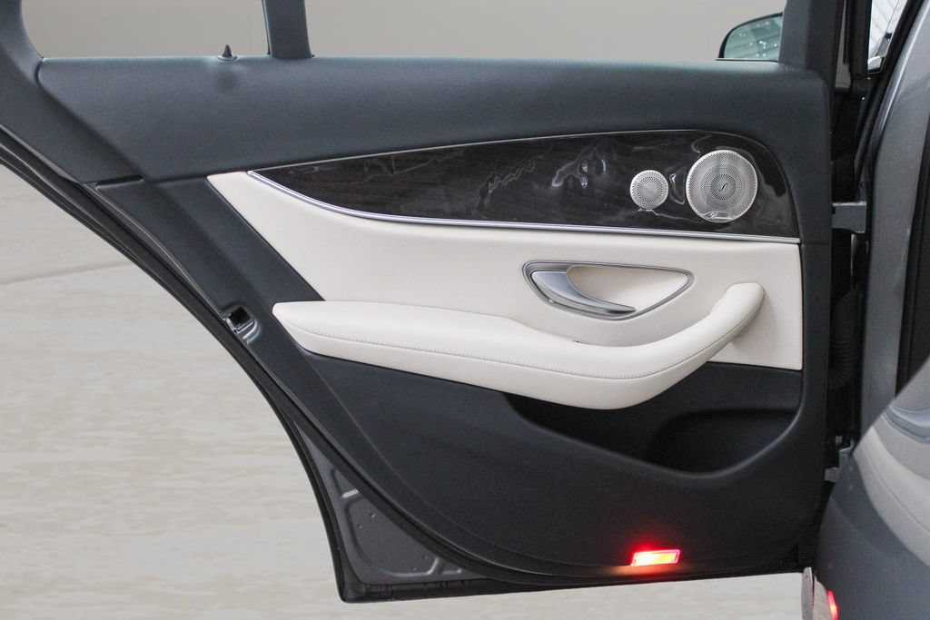 Used 2023 Mercedes-Benz E 350 4MATIC Sedan image 24
