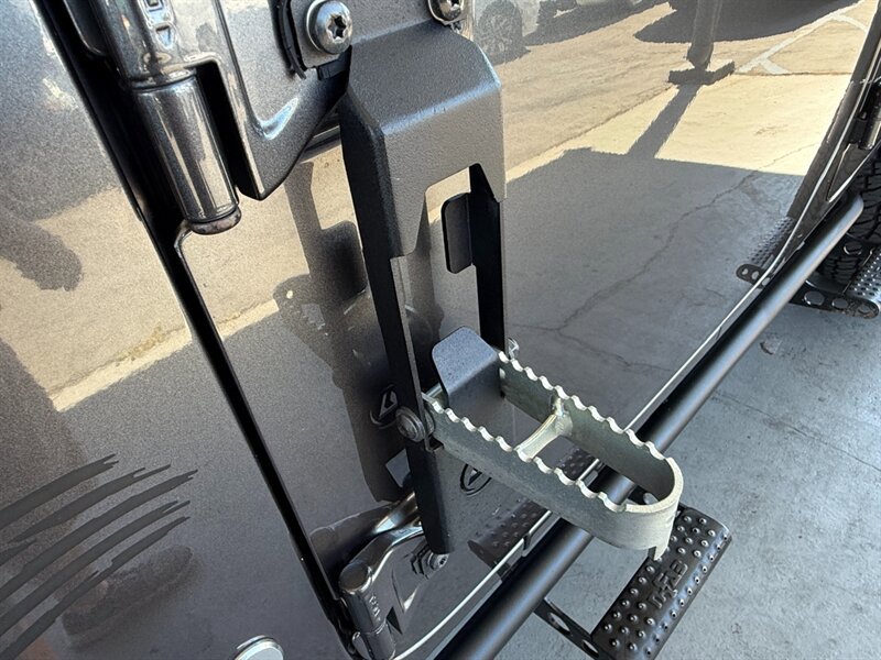 Used 2018 Jeep Wrangler Unlimited Sport S image 18