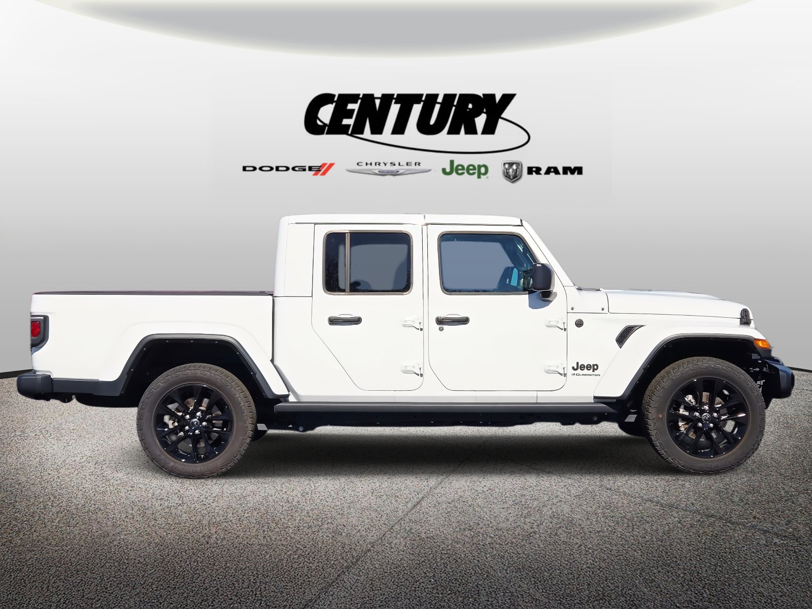 Used 2024 Jeep Gladiator Sport image 2