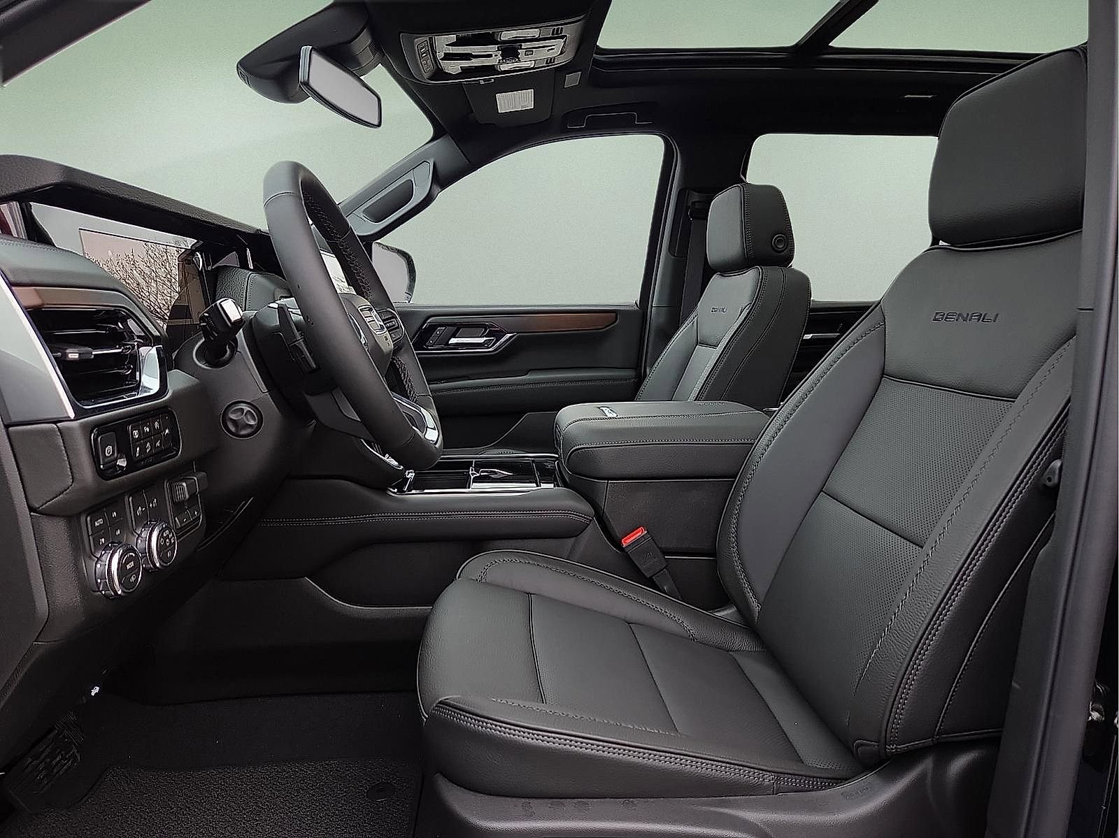 New 2026 GMC Yukon Denali w/ Sun & Power Step Package image 17
