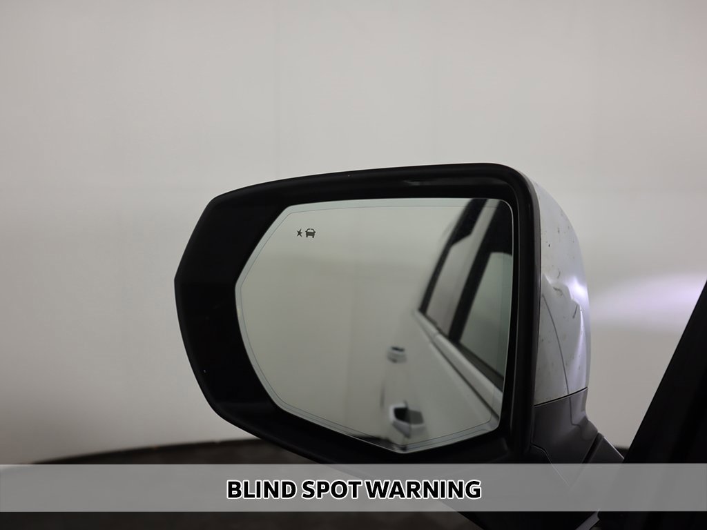 Used 2023 Chevrolet Suburban Premier image 4