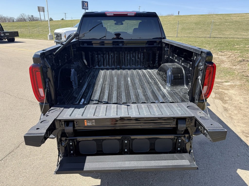 Used 2025 GMC Sierra 1500 SLT image 32