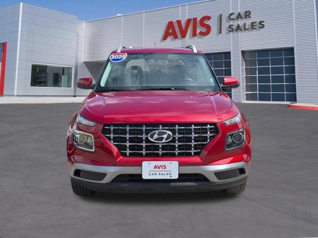 Used 2025 Hyundai Venue SEL FWD image 2