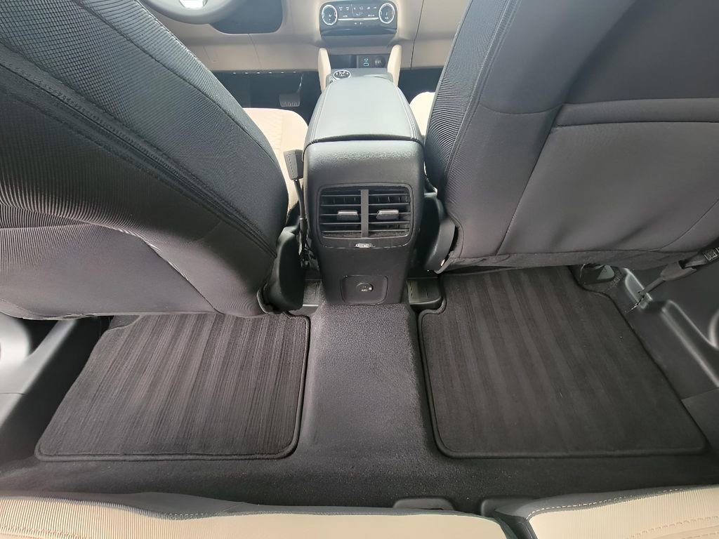 Used 2022 Ford Escape SE image 29