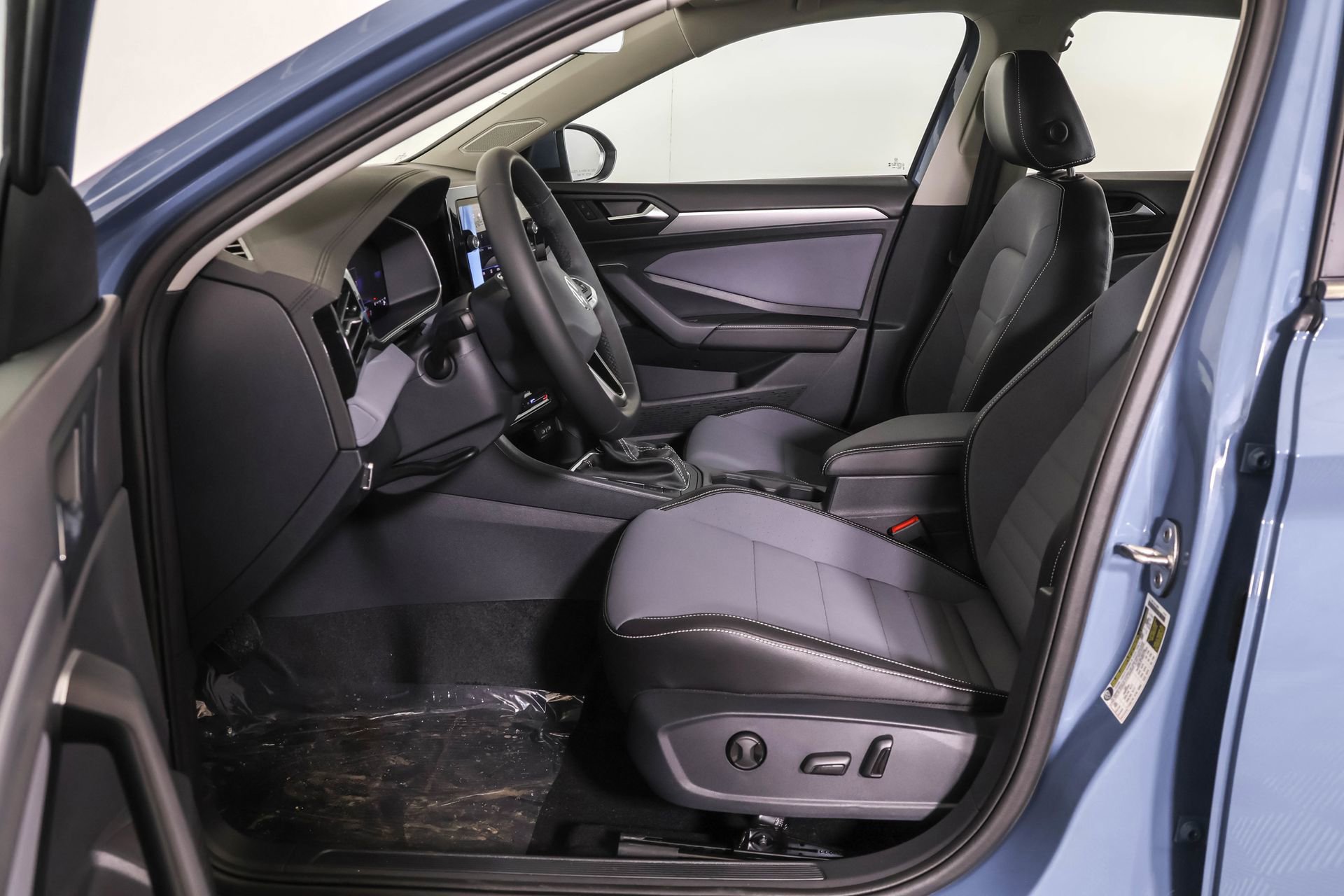 New 2026 Volkswagen Jetta SE FWD image 5