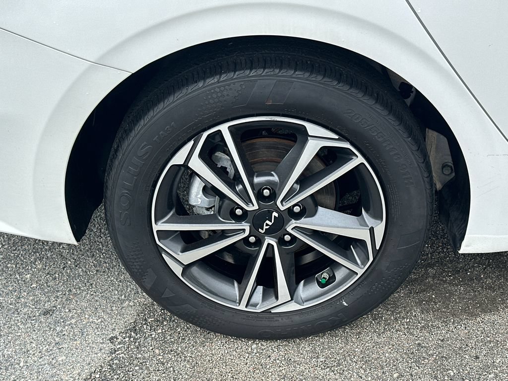 Certified 2024 Kia Forte LXS FWD image 17