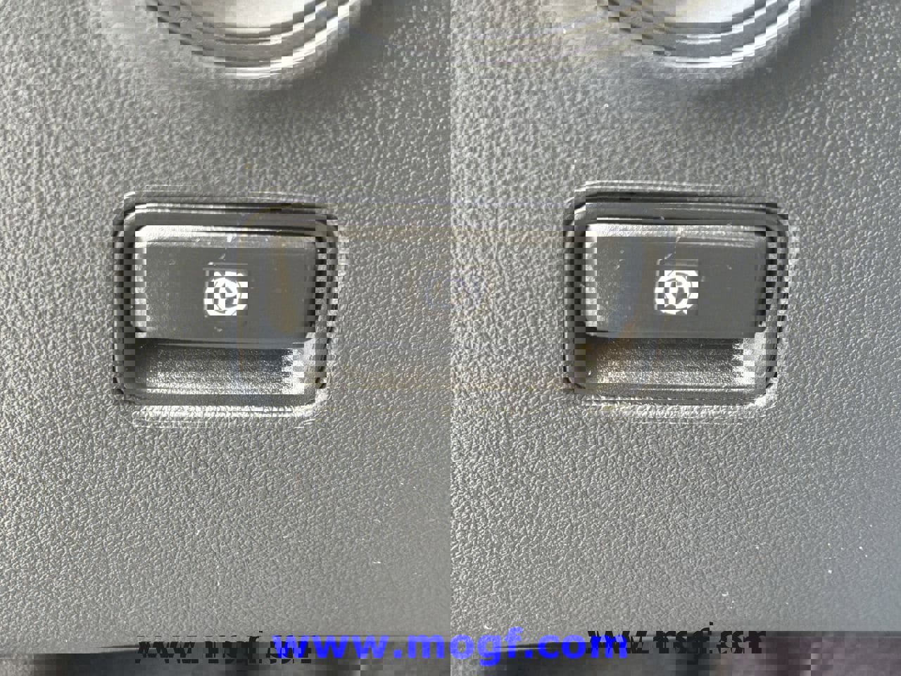 Used 2023 Mercedes-Benz Metris image 13