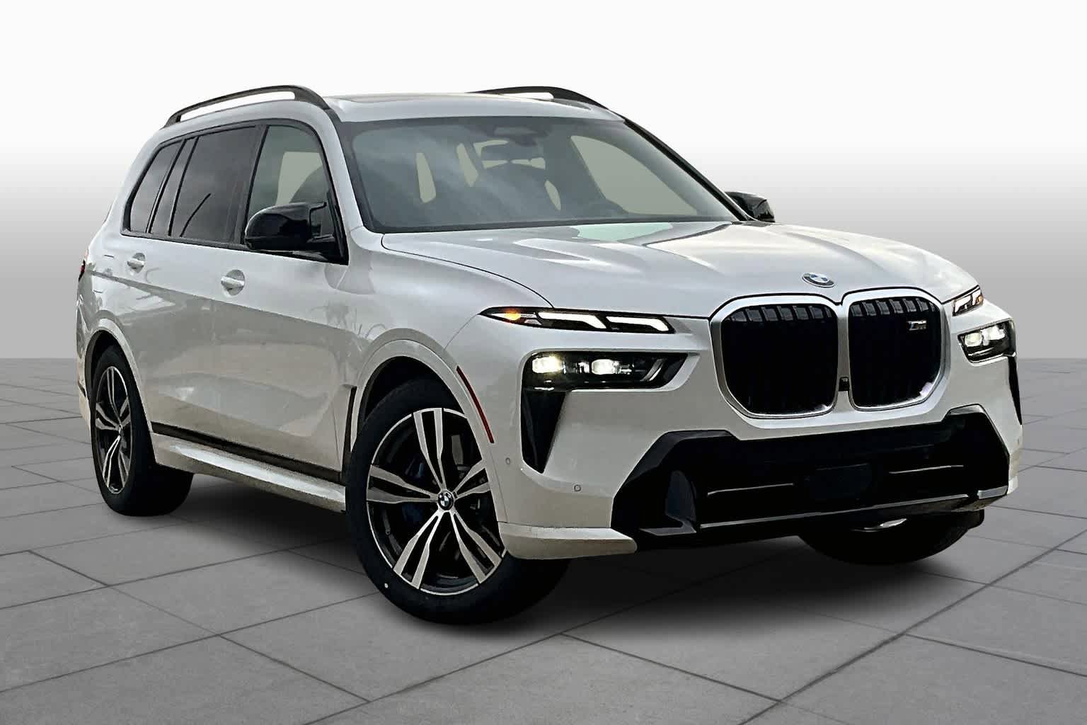 Used 2025 BMW X7 M60i AWD/4WD image 2