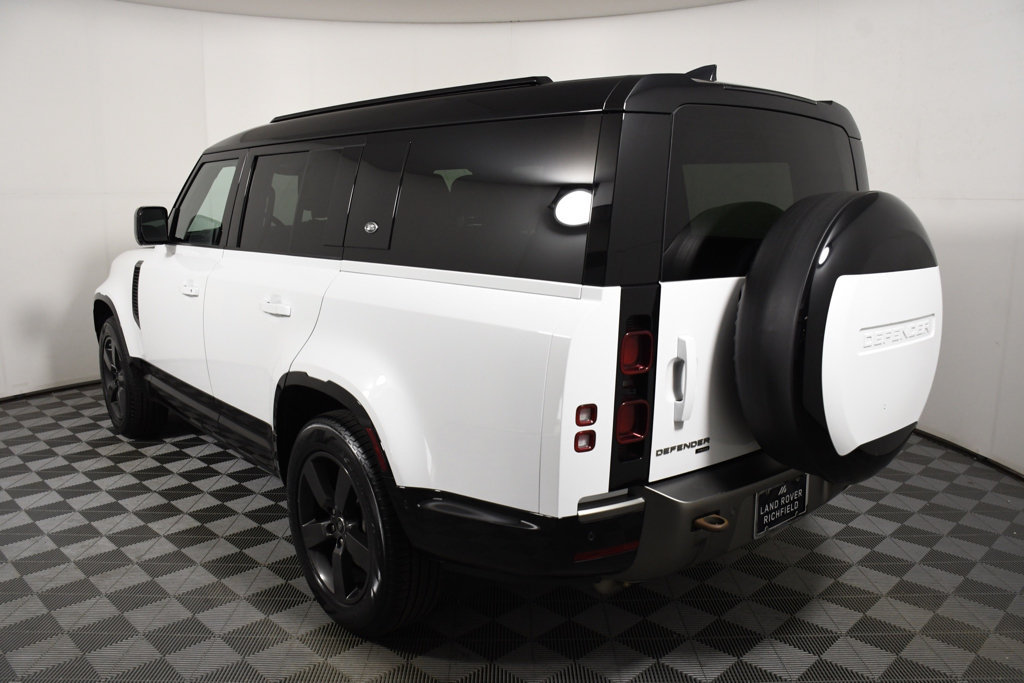 Used 2023 Land Rover Defender 130 X-Dynamic SE AWD/4WD image 4