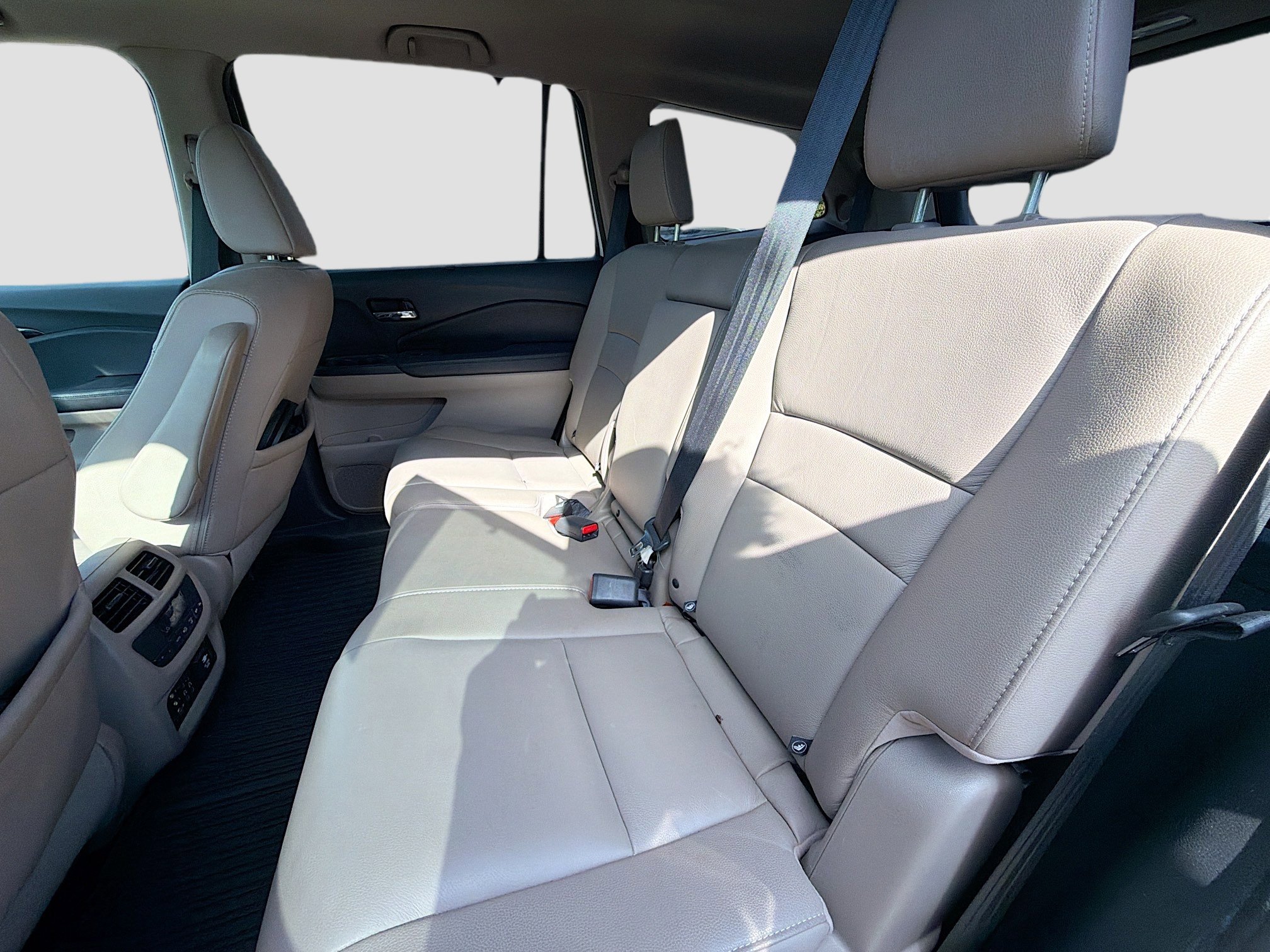 Used 2016 Honda Pilot Touring image 21