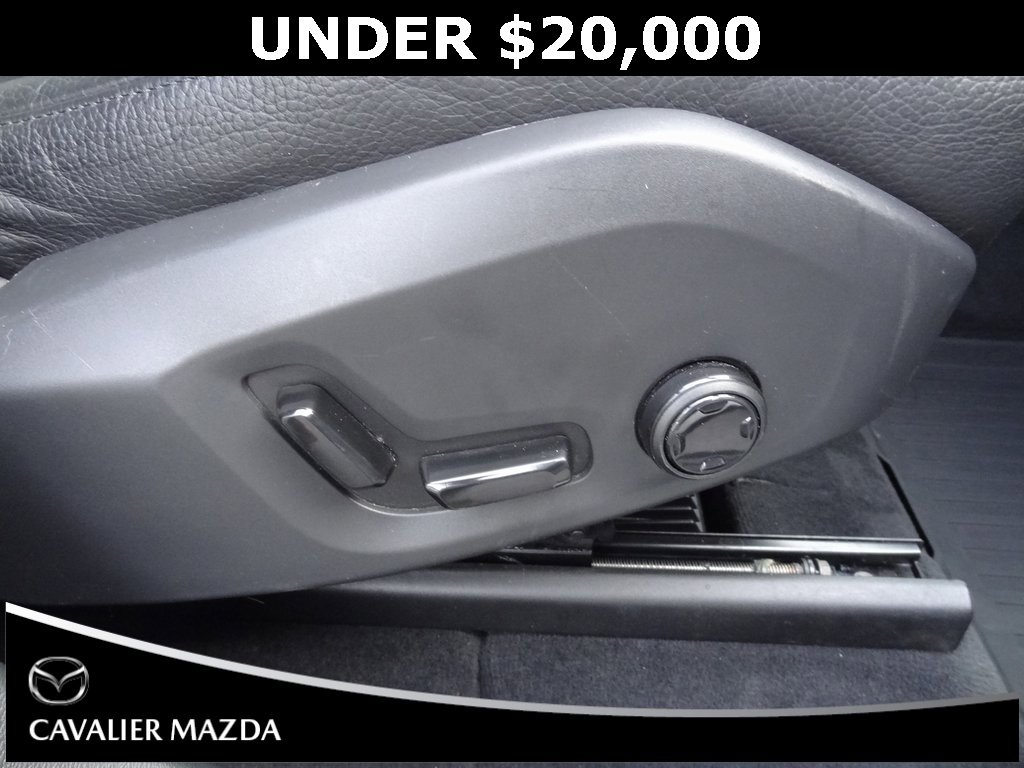 Used 2018 Volvo XC60 T6 Momentum w/ Convenience Package image 20