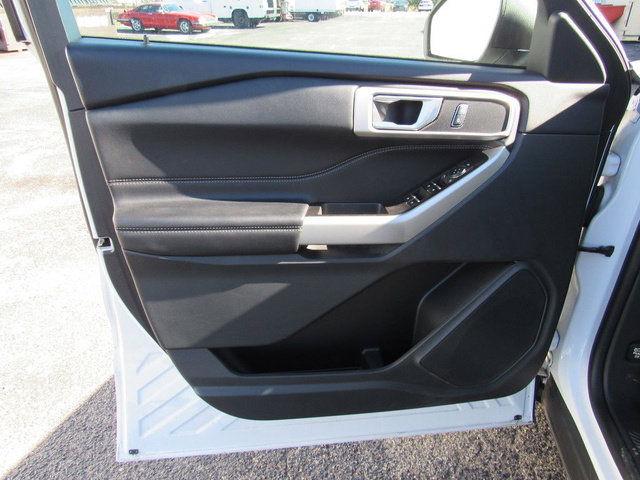 Used 2022 Ford Explorer XLT AWD/4WD image 25