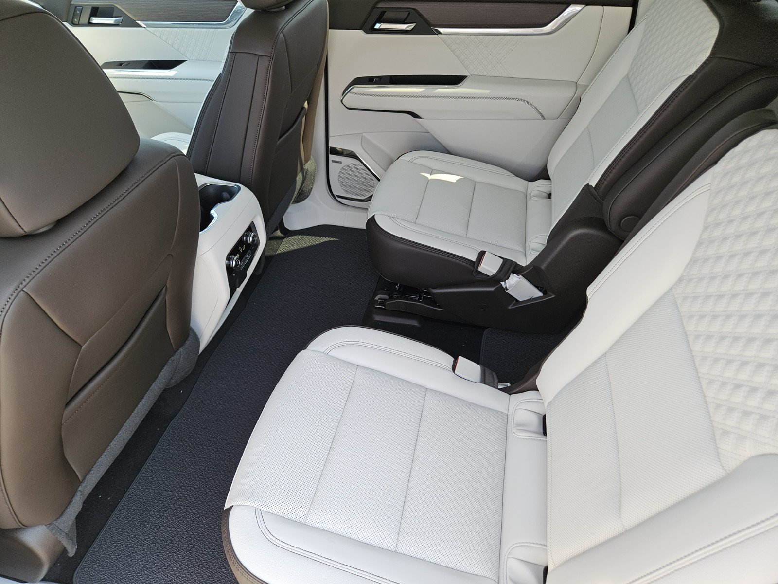 New 2027 GMC Acadia Denali FWD image 20