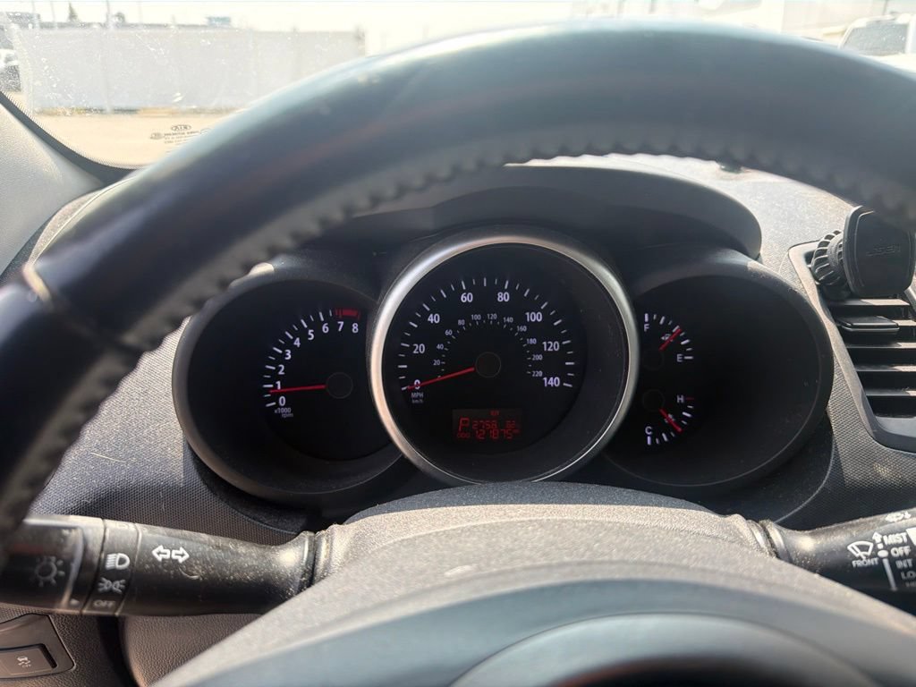 Used 2013 Kia Soul + FWD image 12