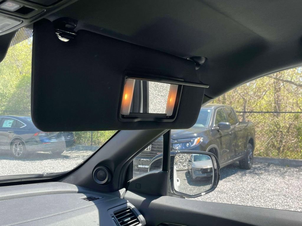 Used 2025 Honda Passport Black Edition image 32