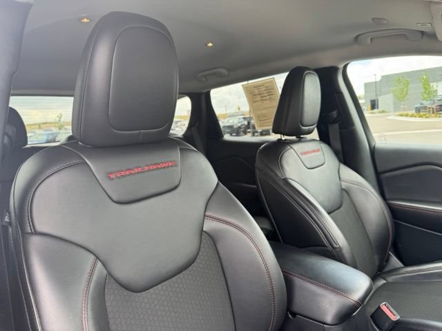 Certified 2019 Jeep Cherokee Trailhawk w/ Comfort/Convenience Group AWD/4WD image 30