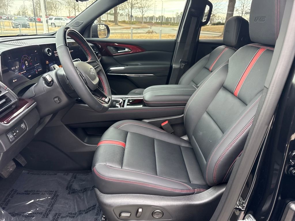 Used 2026 Chevrolet Traverse RS image 13