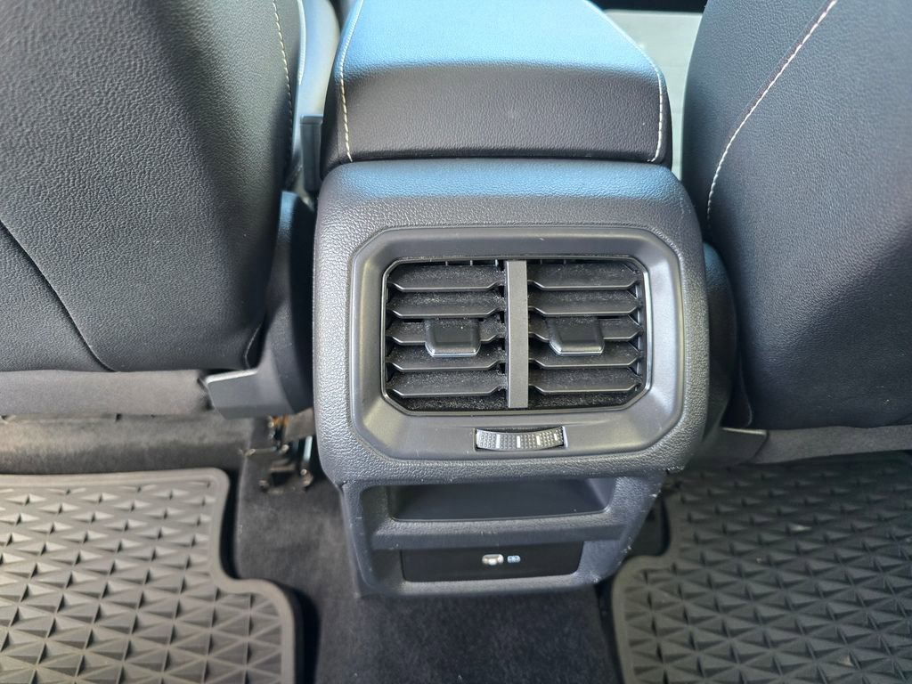 Used 2022 Volkswagen Taos SE image 23