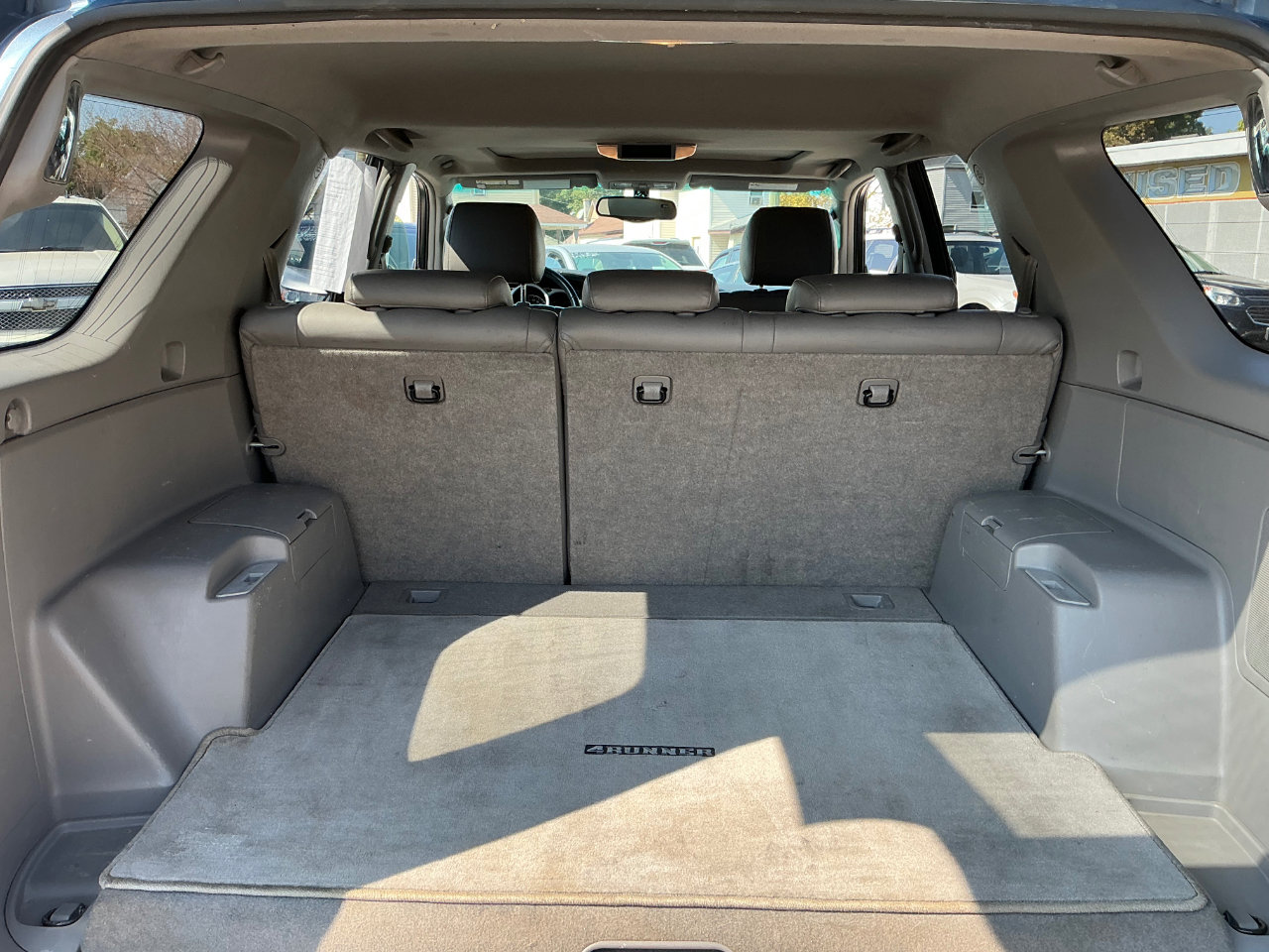 Used 2005 Toyota 4Runner Limited image 11