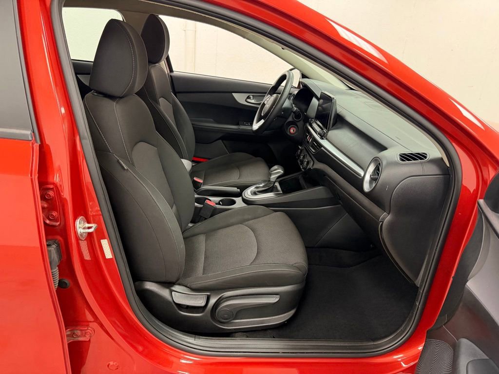 Used 2023 Kia Forte LXS w/ LXS Technology Package image 9