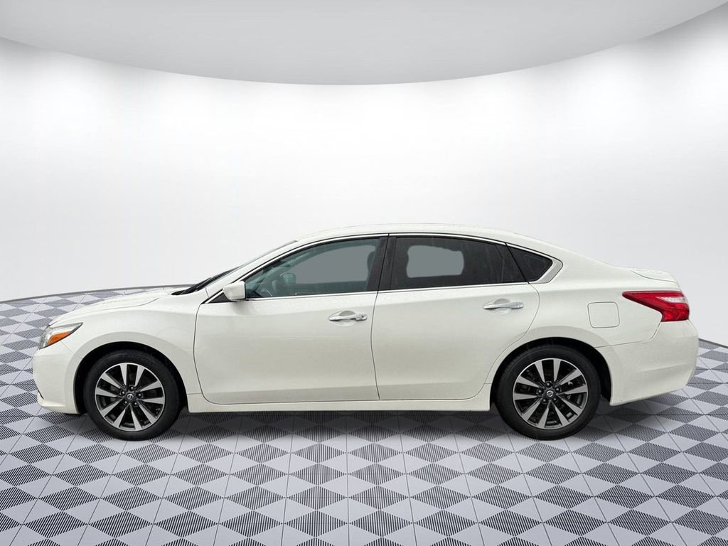 Used 2017 Nissan Altima 2.5 SV image 4