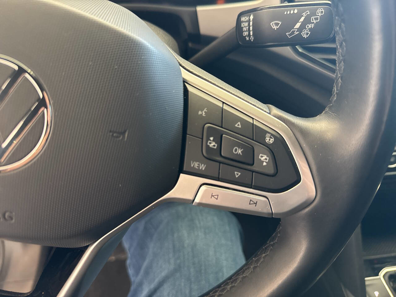 Used 2020 Volkswagen Atlas Cross Sport SEL AWD/4WD image 30