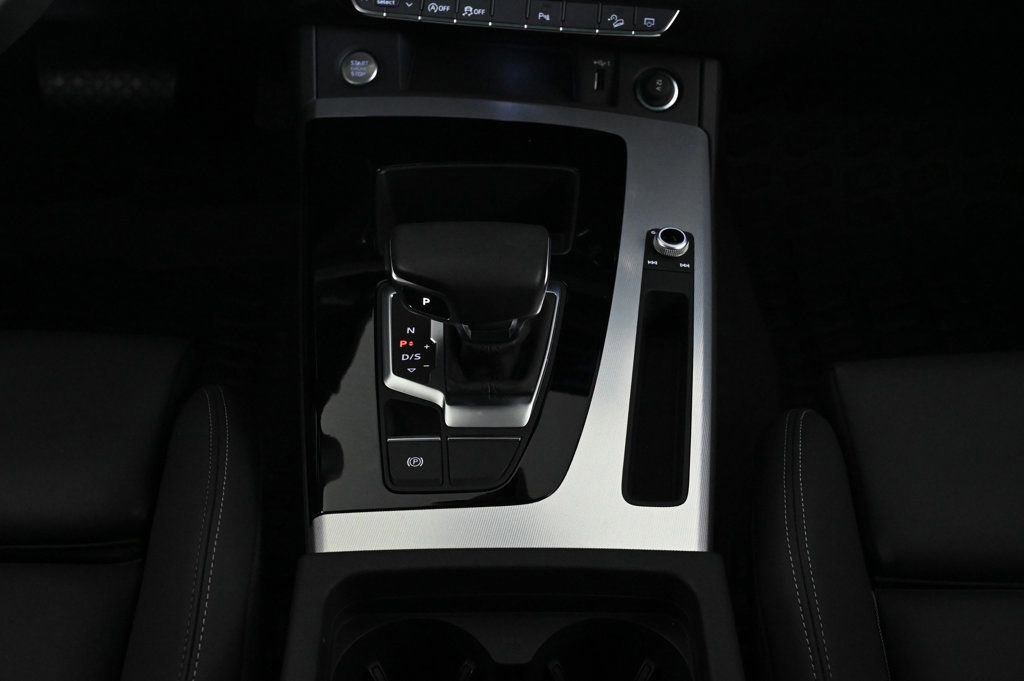 Certified 2025 Audi Q5 2.0T Premium w/ Convenience Plus Package image 14