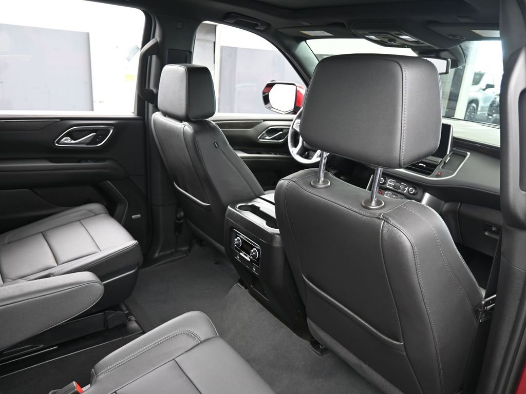 Used 2024 Chevrolet Suburban LT image 47