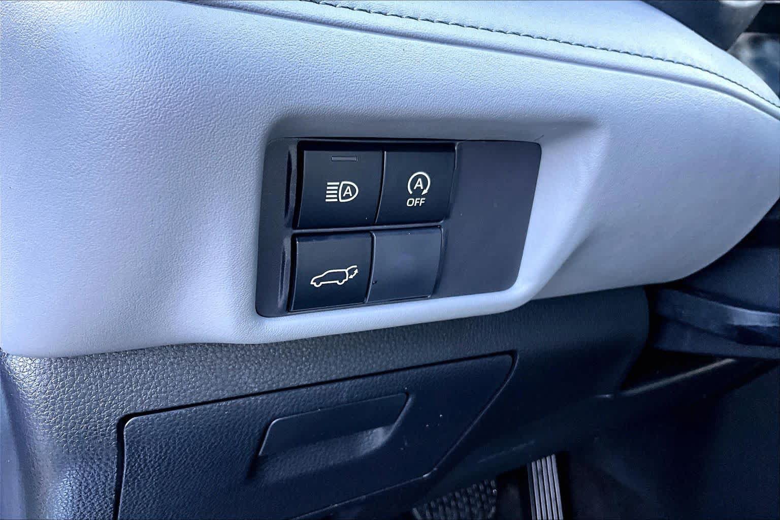 Used 2024 Toyota Highlander XLE AWD/4WD image 33
