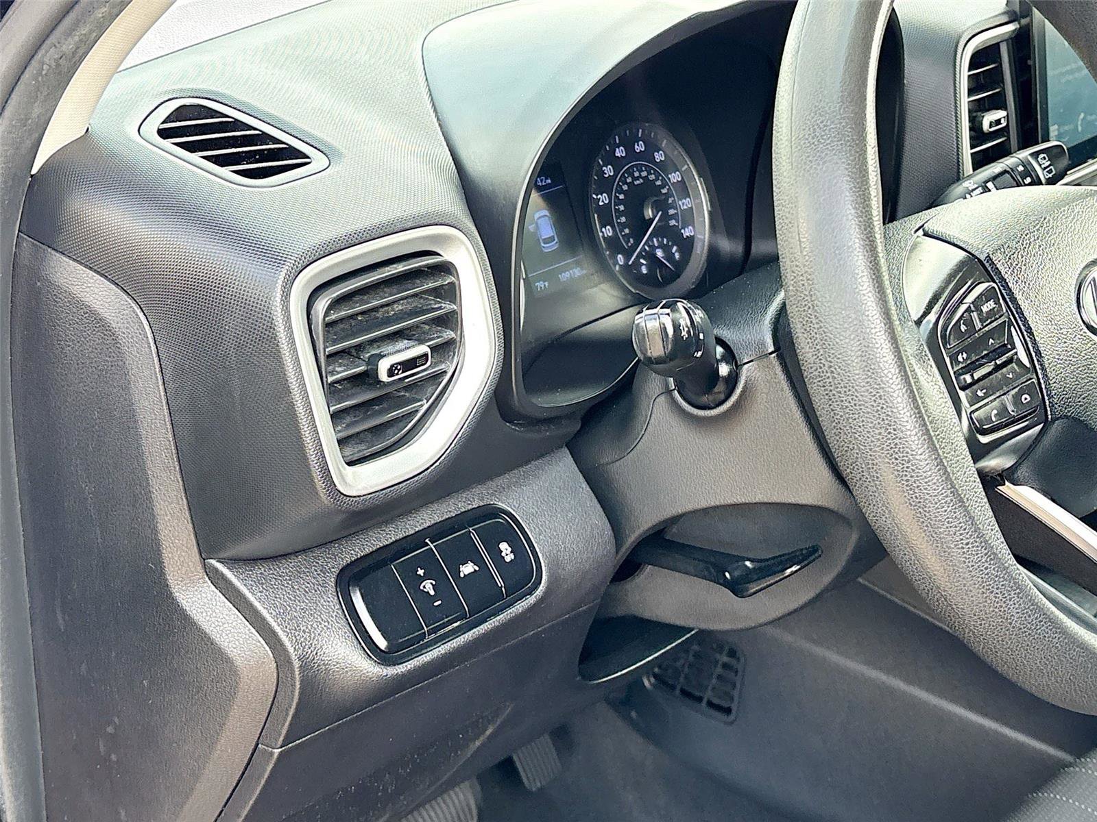 Used 2021 Hyundai Venue SE FWD image 10