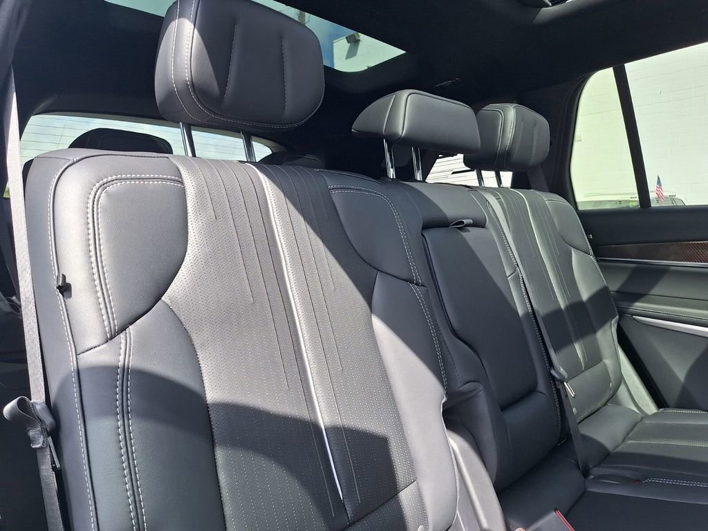 New 2026 Cadillac Vistiq Luxury image 30
