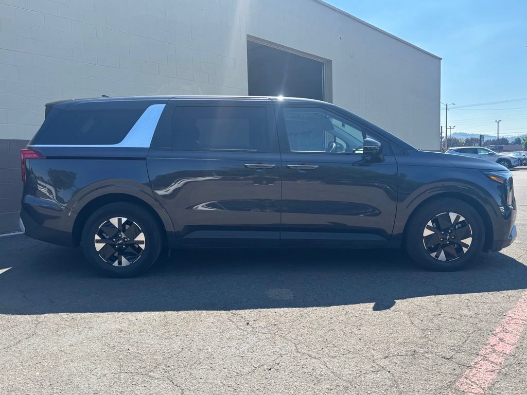 Used 2026 Kia Carnival LXS FWD image 3