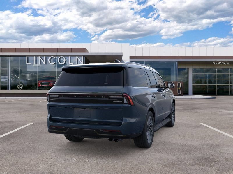 New 2026 Lincoln Navigator Premiere AWD/4WD image 8