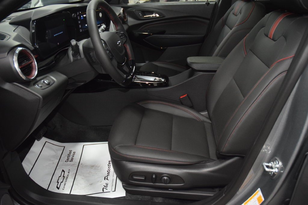 New 2026 Chevrolet Trax RS w/ Sunroof Package FWD image 38