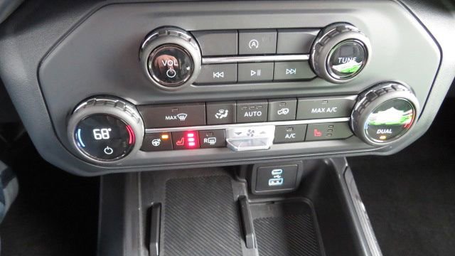 Used 2025 Ford Bronco Outer Banks image 23